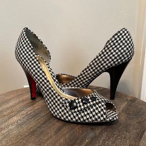 Kenneth Cole Unlisted Black white tweed open toe heels